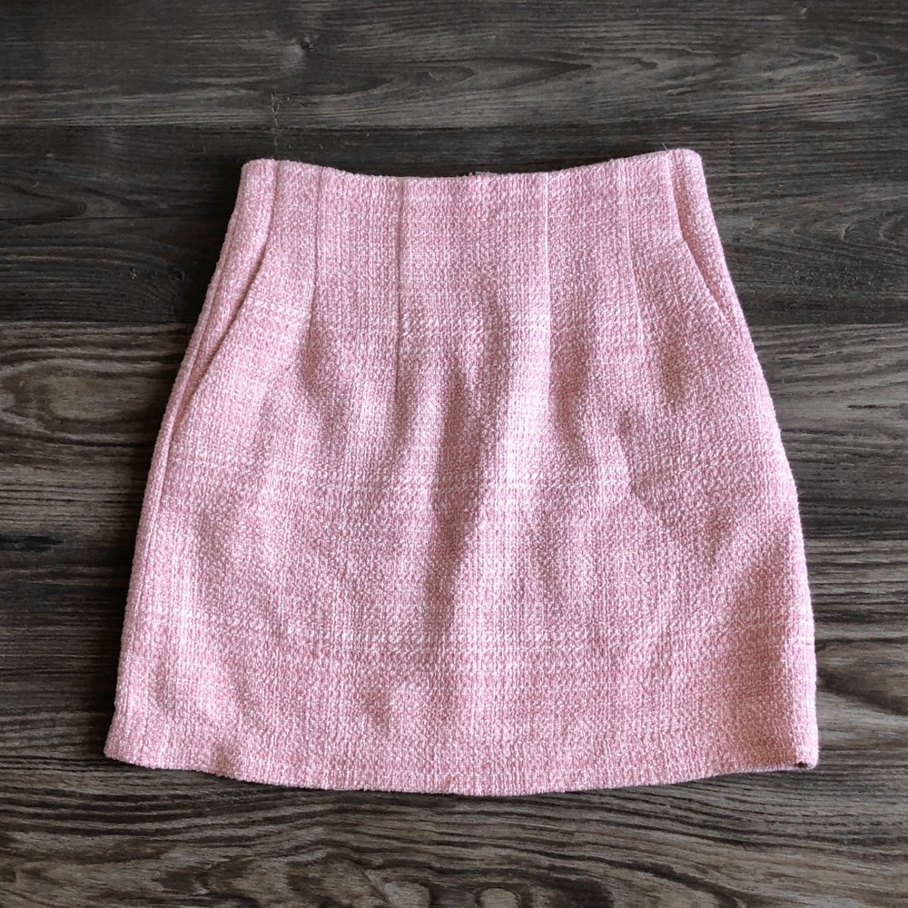 Aritzia Babaton Kinsley Skirt Pink Mini Tweed 4 95888 - Picture 3 of 12